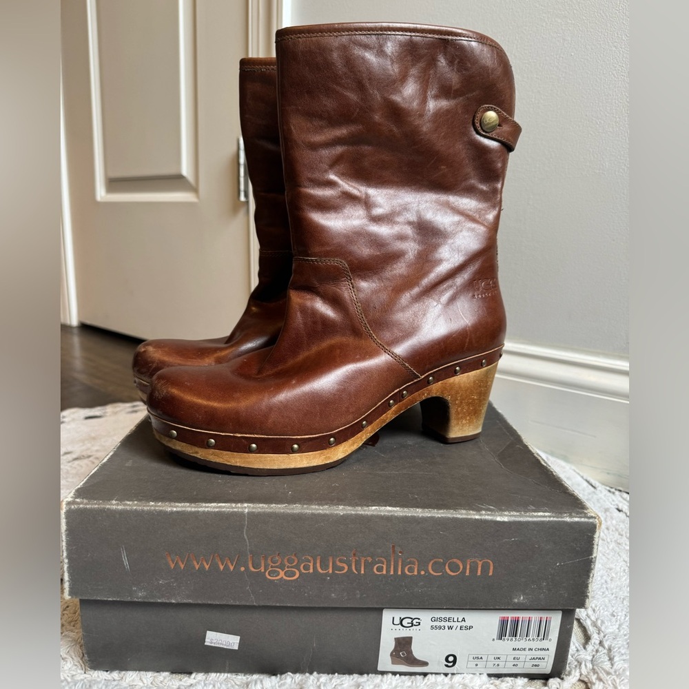 UGG Gisselle Boots Size 9. Used but plenty of Life Left!!